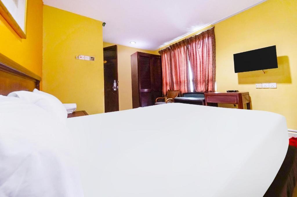 Oyo 90486 New Station Hotel Klang Exteriér fotografie